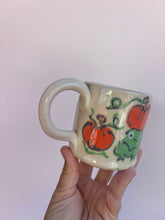 Load image into Gallery viewer, Pumpkin Frog #3
